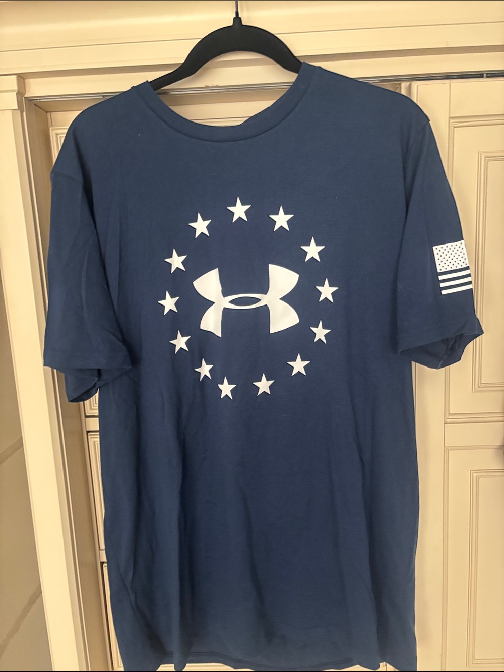 Under Armour Men’s Navy Blue Logo Star Circle Tee
